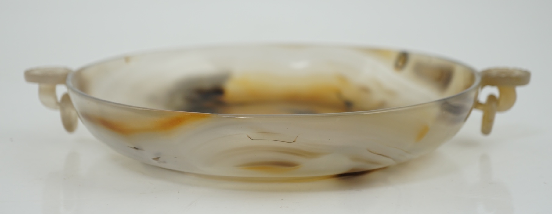 A Chinese Mughal style agate shallow circular dish, 18th/19th century